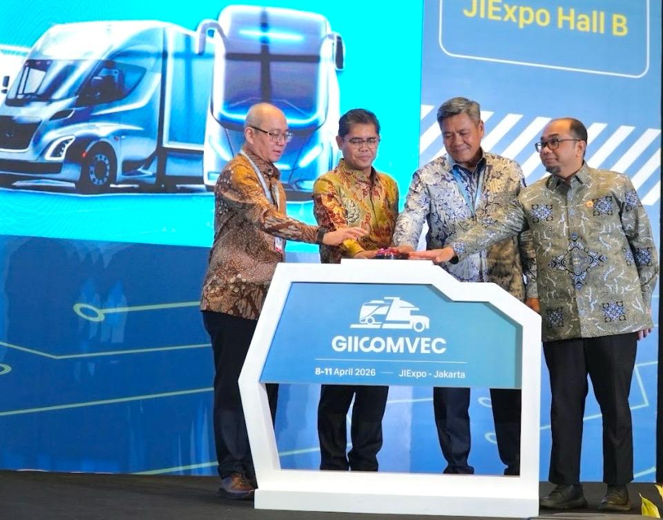 Sekjen Kemenperin Eko S.A. Cahyanto Buka Pameran GIICOMVEC 2026