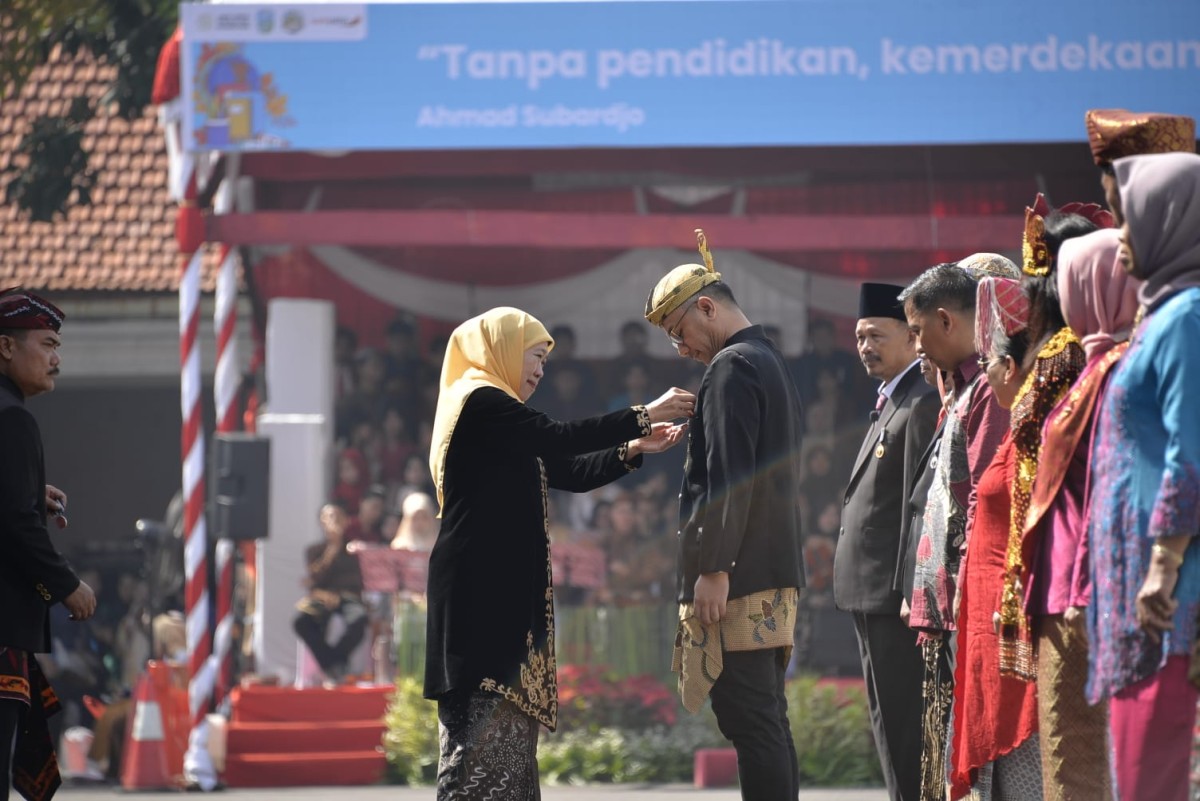 PT ADM Terima Penghargaan Tertinggi Pemprov Jatim Lencana Perak Jer Basuki Mowo Beyo
